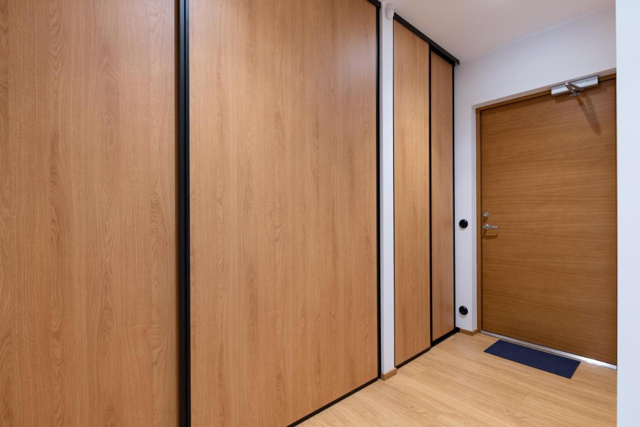 Self-Check-In Spacious 1 Bedroom Apartment With Terrace And Free Parking Tallinn Ngoại thất bức ảnh